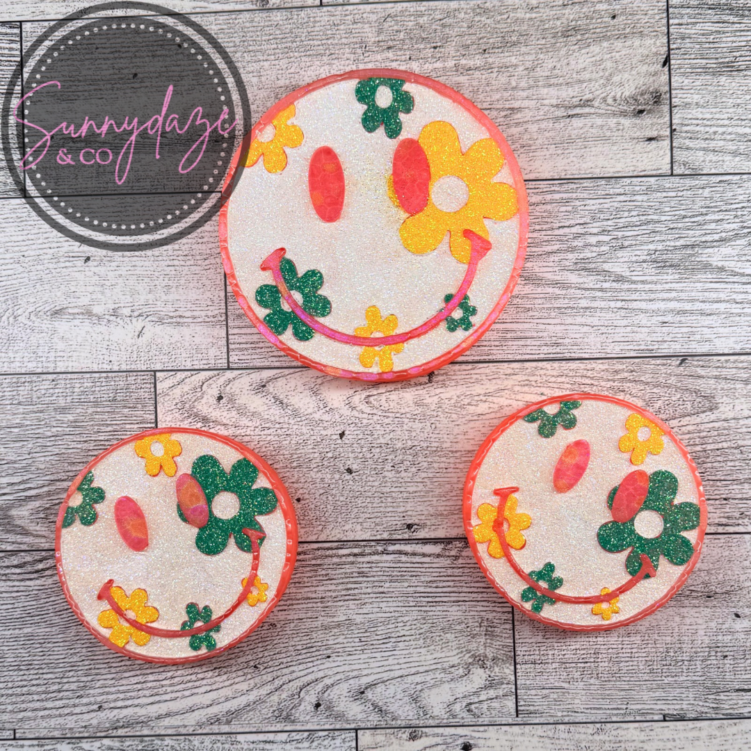 Groovy Daisy Smiley Face Freshie