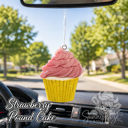 Cupcake-Vanilla w/ Strawberry